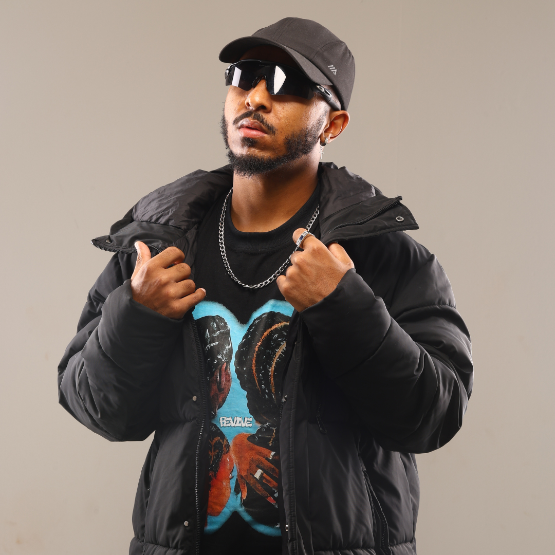 Pinke lança o álbum “Se Quiser Não Ouça” e o povo obedeceu.